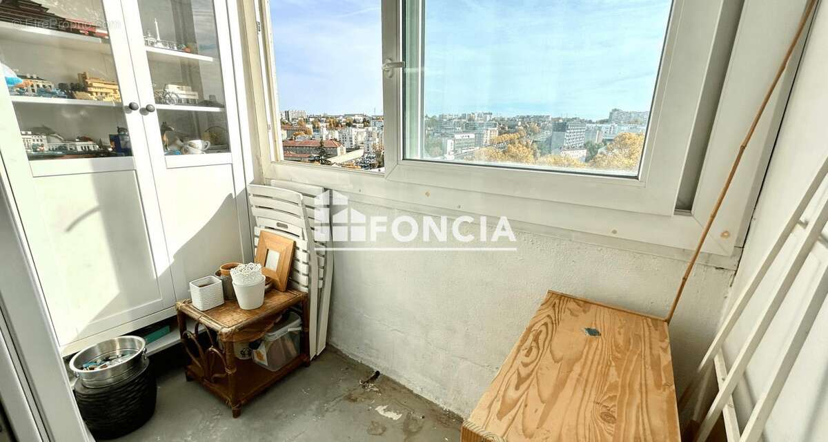 Appartement à FRESNES