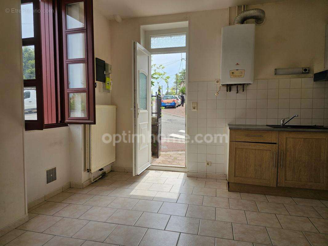 Maison de ville de 62 m² deux chambres– Idéal premier achat ou investissement sur RUELLE SUR TOUVRE (16) - photo 4