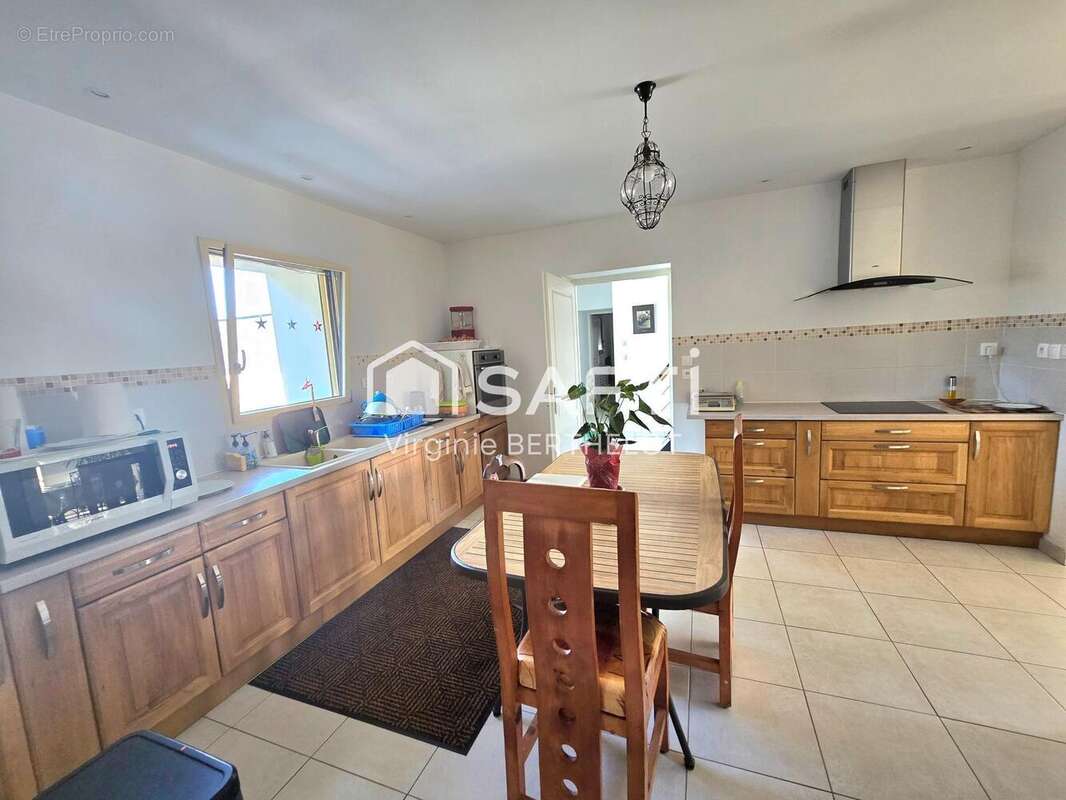 Maison 265 m² à Le Retail  - photo 3