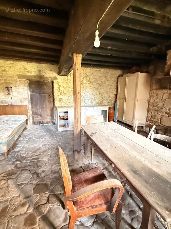 Maison à LA CELLE-DUNOISE