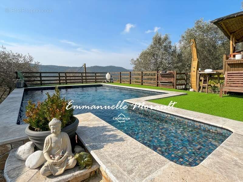 Maison à BAGNOLS-EN-FORET