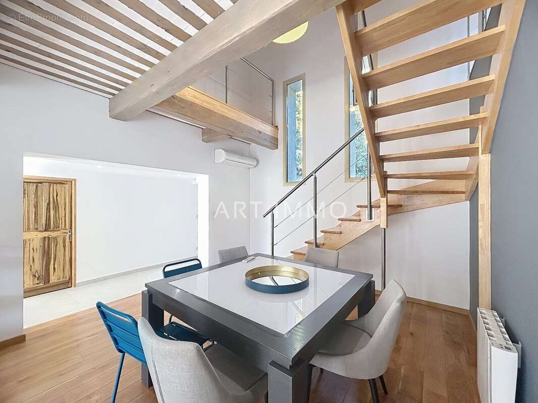 Maison à SAUMANE-DE-VAUCLUSE