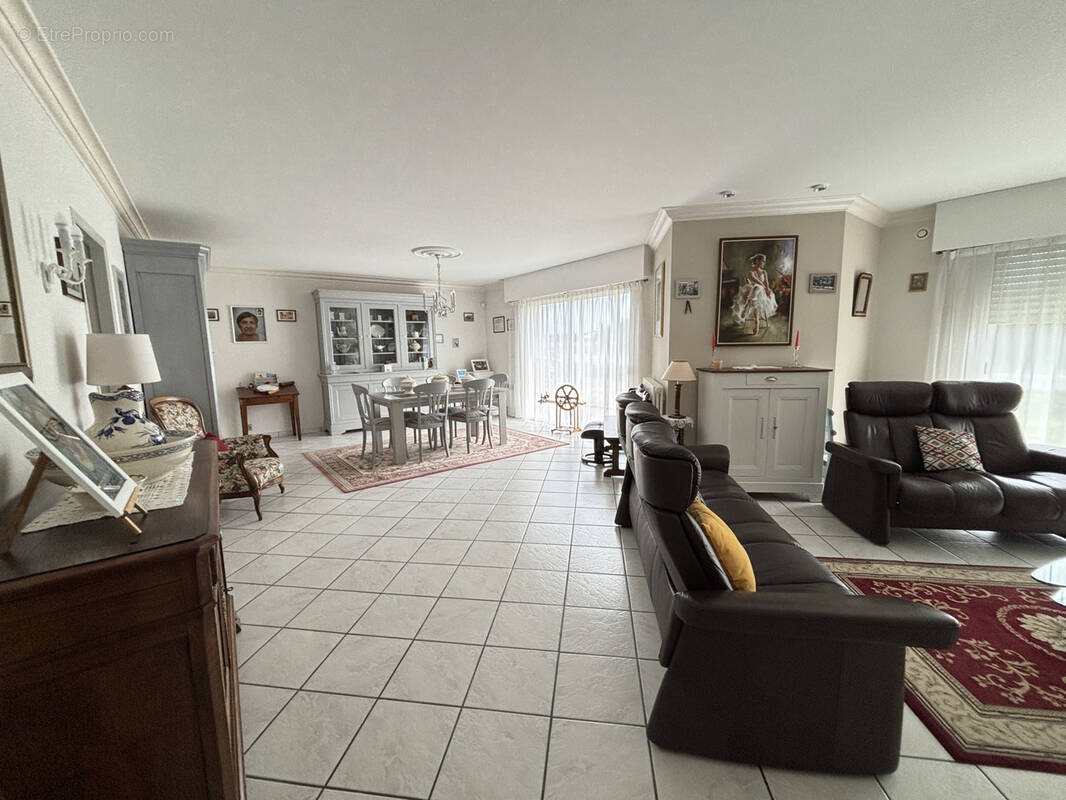 Maison à YGOS-SAINT-SATURNIN