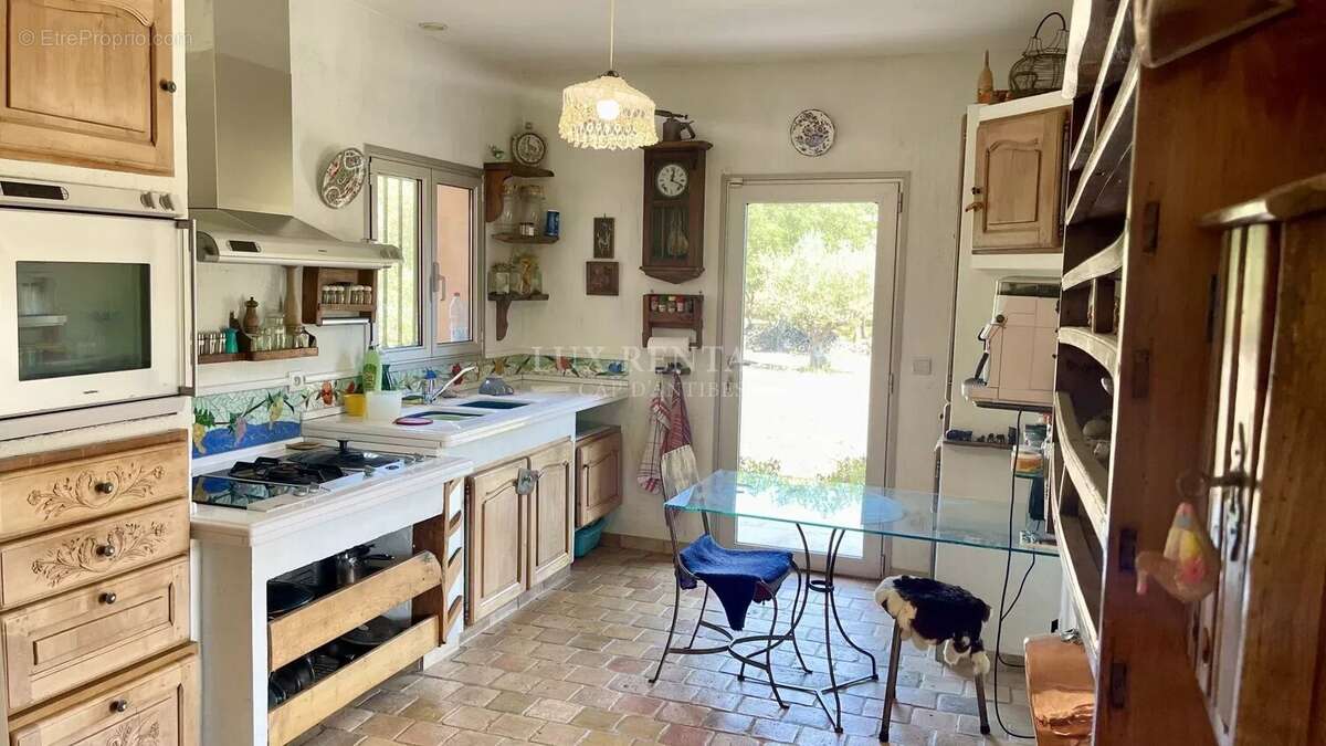 Maison à BAGNOLS-EN-FORET