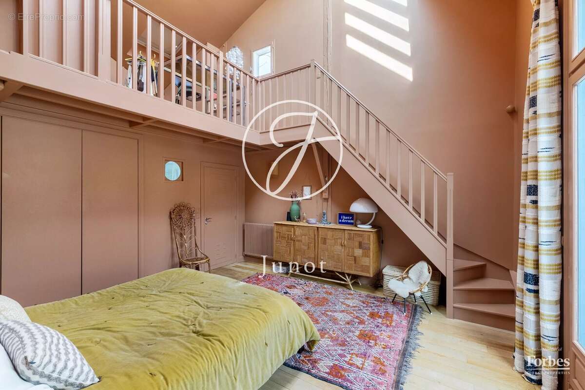 Appartement à PARIS-9E