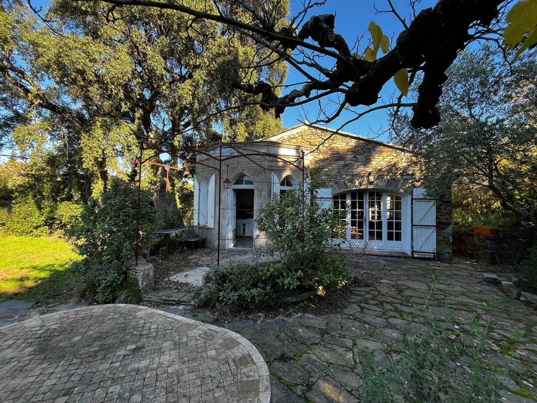 Maison à LA GARDE-FREINET