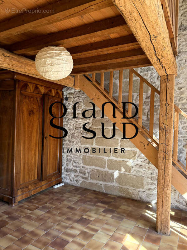 Maison à MONTAREN-ET-SAINT-MEDIERS