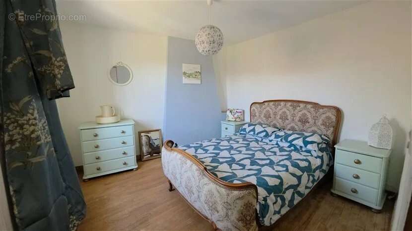 À vendre : maison de campagne de T4, jardins,  granges à Droux (87) - photo 13