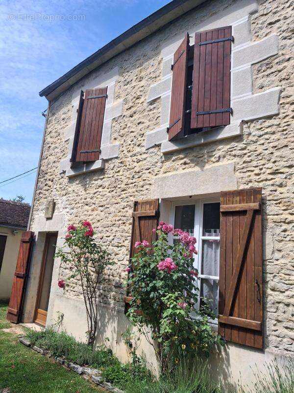 Maison de 6 pièces de 106 m² à Corvol-l'Orgueilleux - photo 3