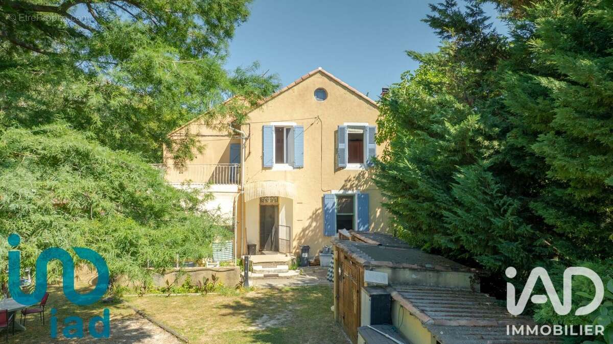 Maison 89 m² à Senas  - photo 5