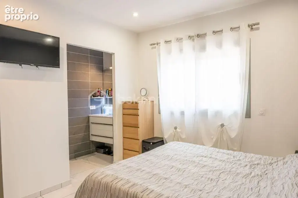 Superbe Maison Familiale de 149m² sur 961m² de Terrain avec Piscine ! - photo 12