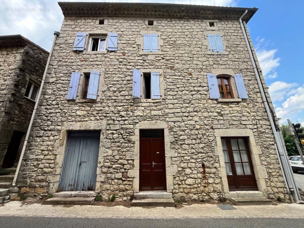 Maison à BERRIAS-ET-CASTELJAU