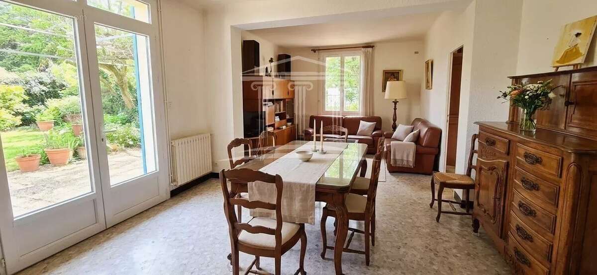Maison à LE PONTET