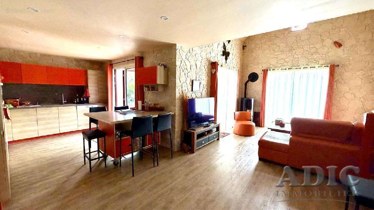 Maison à LONGPERRIER