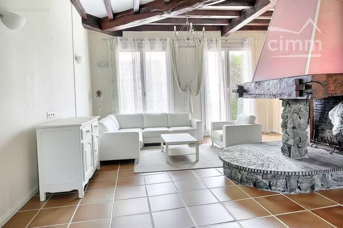 Maison à ECHIROLLES