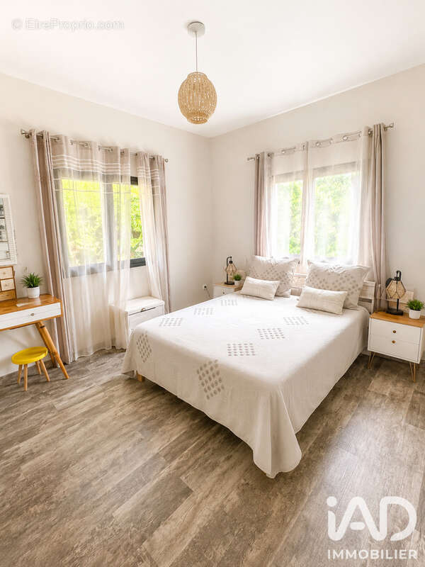 Maison 217 m² à Saint-Pierre  - photo 5