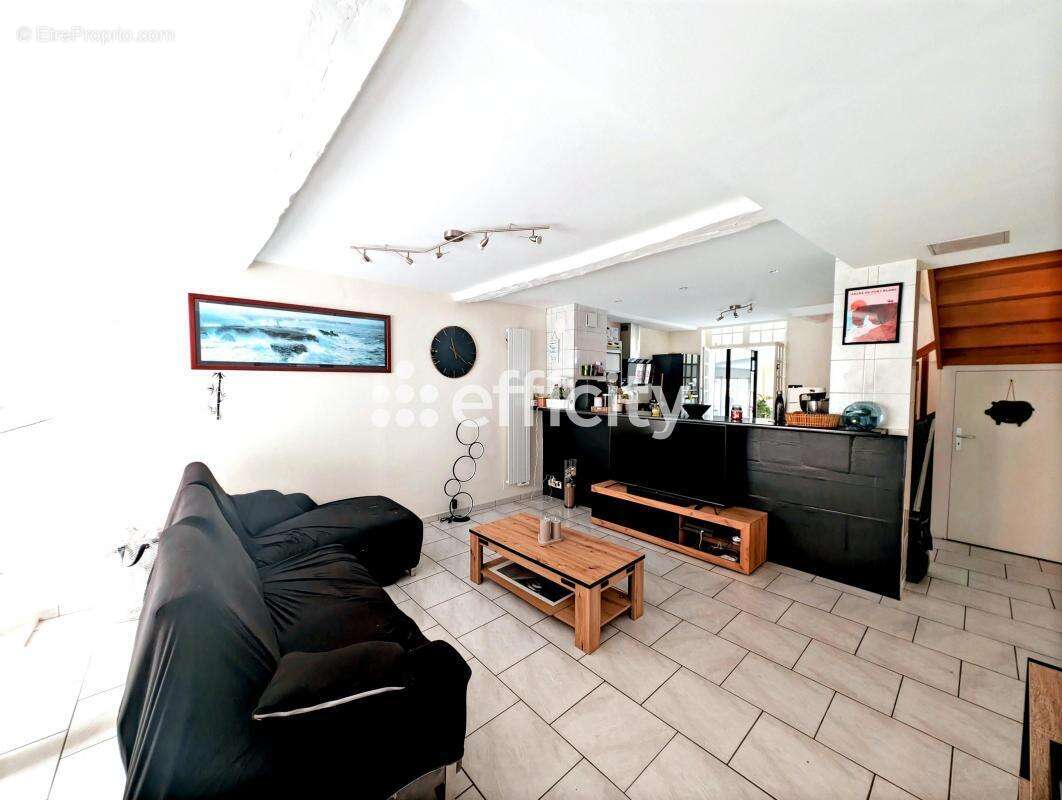 Maison à CANY-BARVILLE