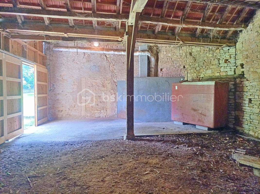 Authentique propriété en pierre avec dépendances sur près de 5 hectares de terrain - photo 18