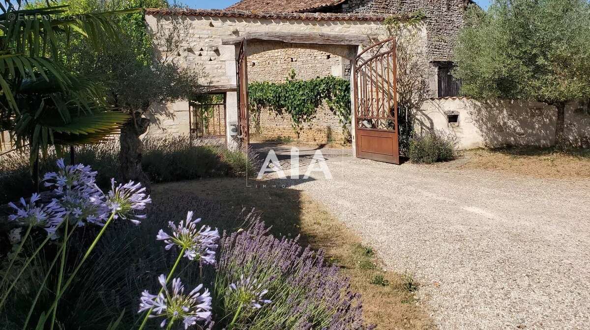 Maison à LIZANT