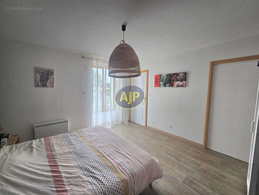 Maison à CONQUEREUIL