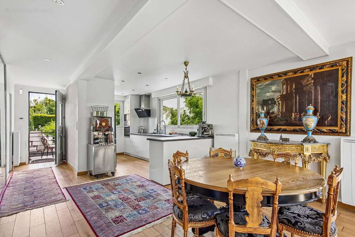LE PECQ, maison de 215 M2 au sol sur 347 M2 de terrain - photo 6
