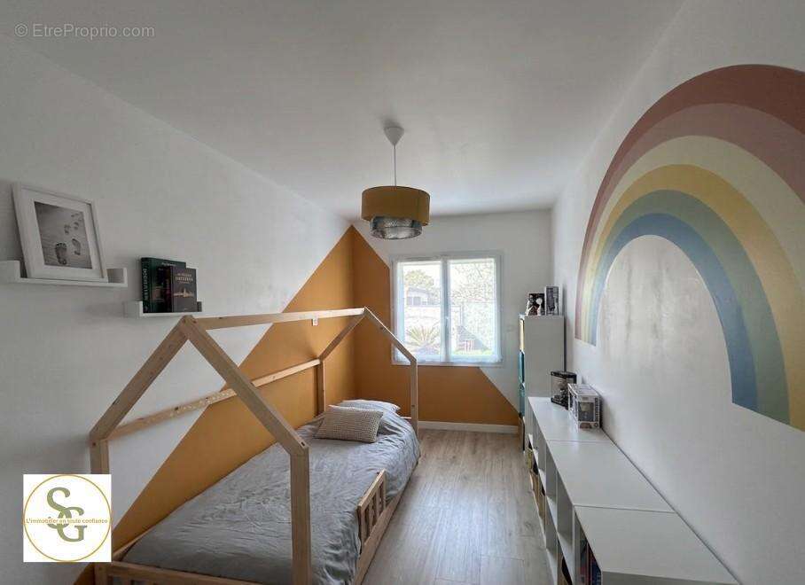   - Maison à LAGRAVE
