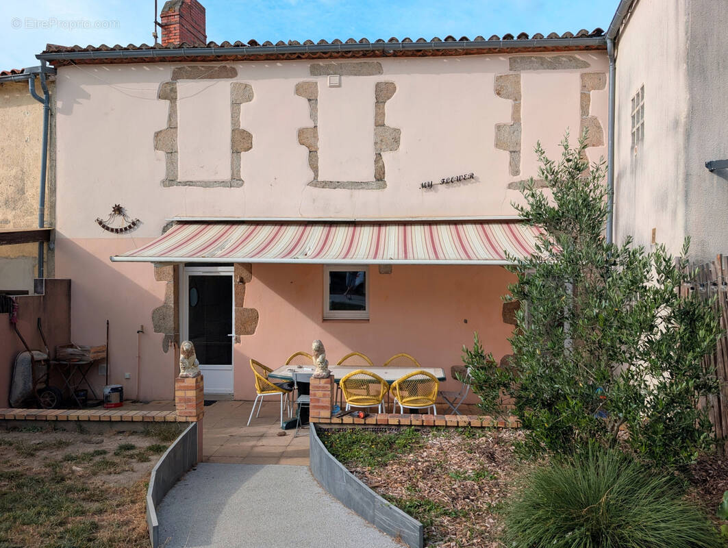 Maison à LES HERBIERS