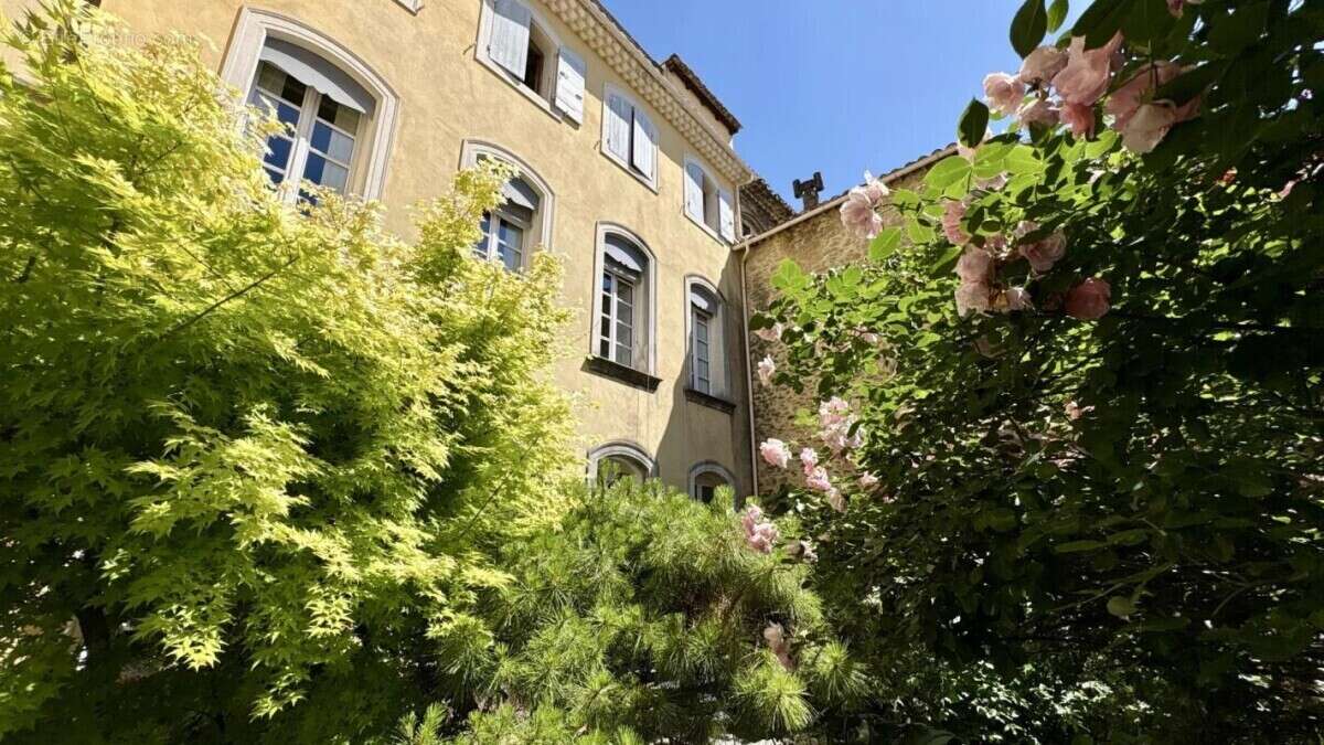 Maison à COURTHEZON