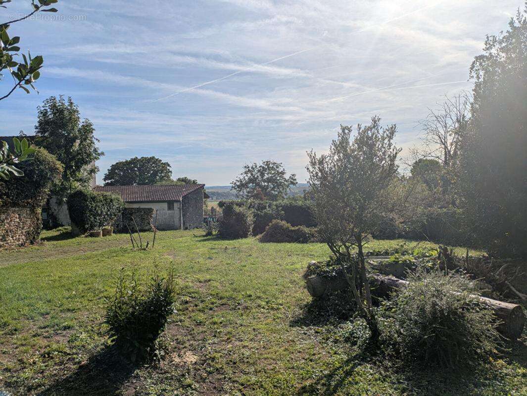 Terrain à JAMBVILLE