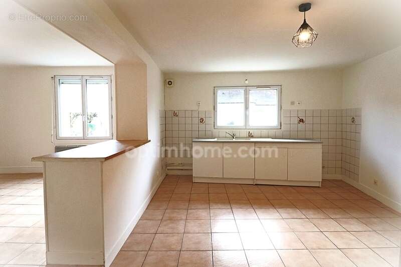 Appartement à LONGPERRIER