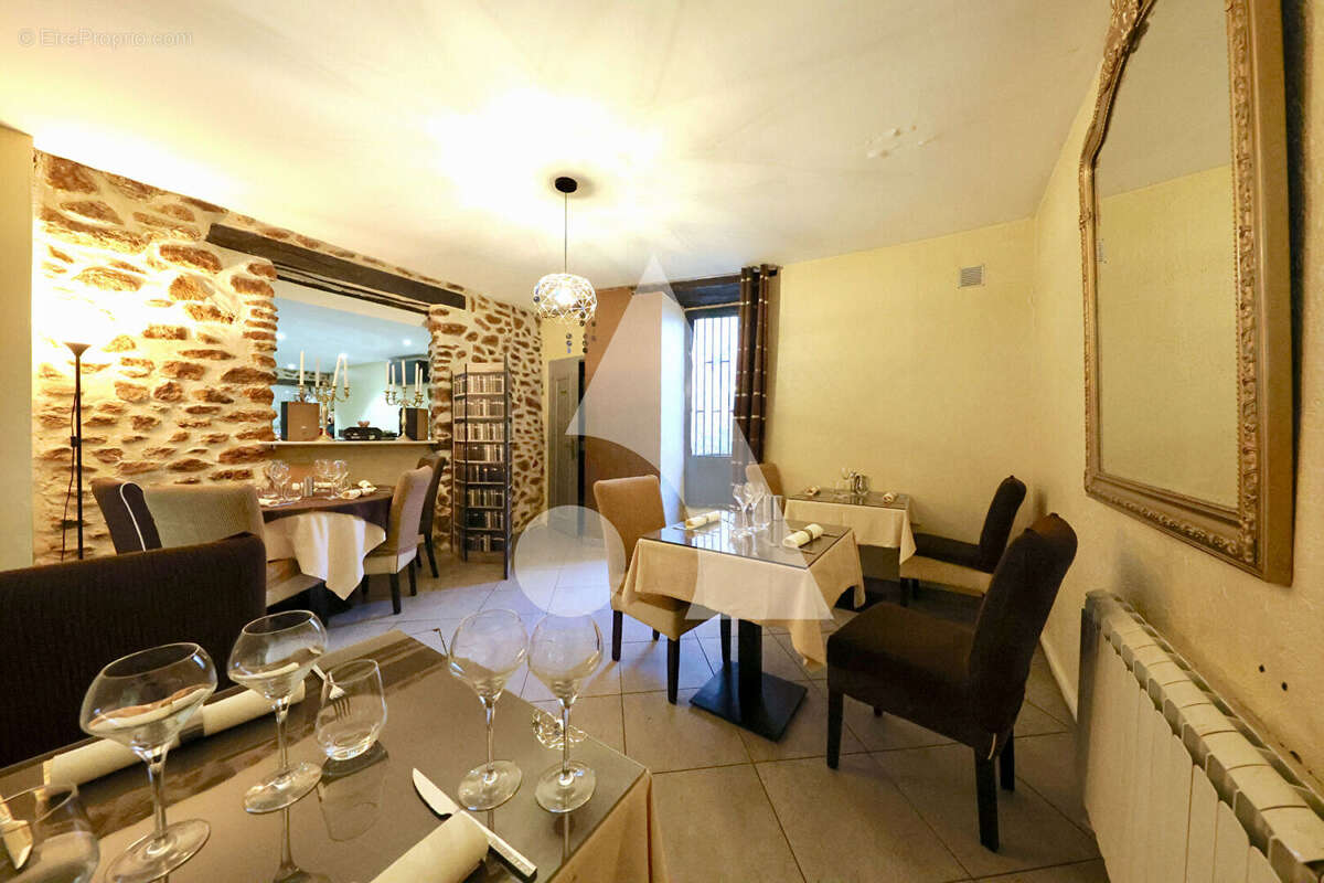 Commerce à CORBEIL-ESSONNES