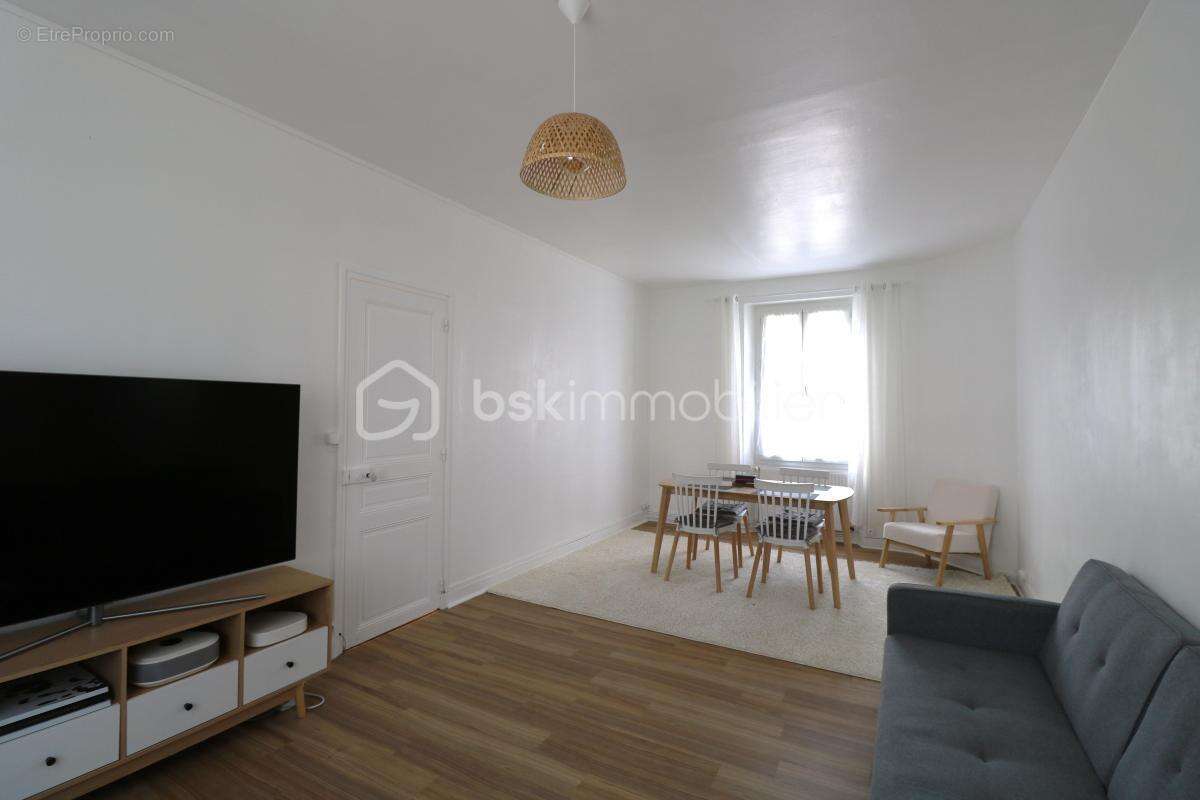 Maison à LONGUEVILLE