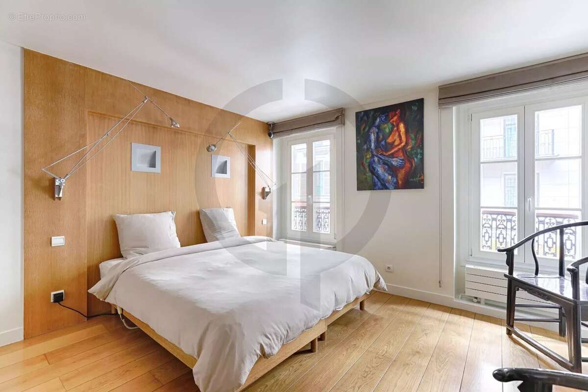 Appartement à PARIS-8E