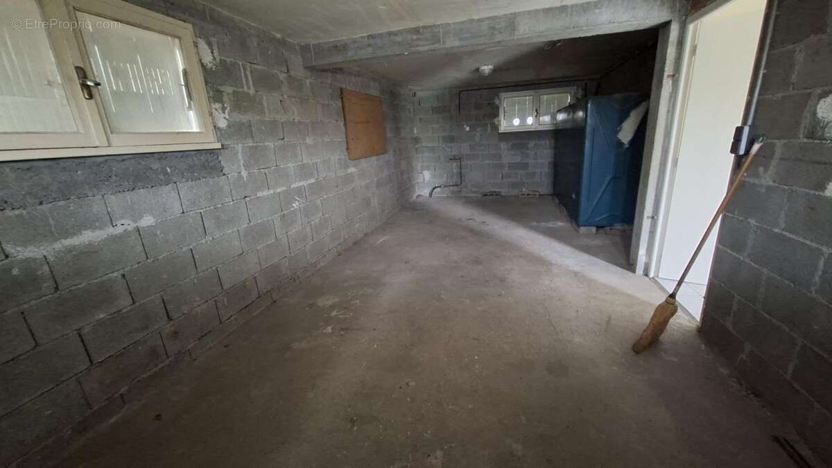 Maison à BIARS-SUR-CERE