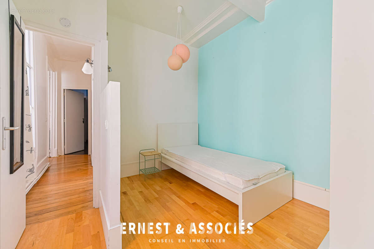 Appartement à PARIS-10E
