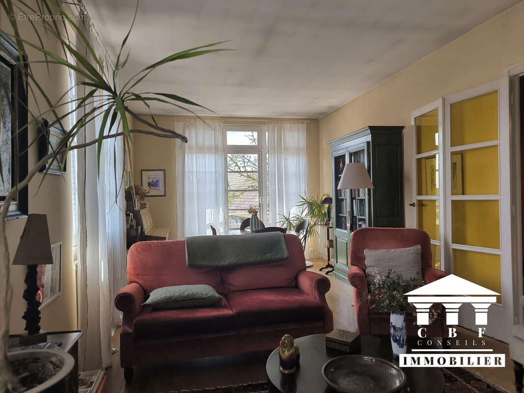 Maison à CHAMPFORGEUIL