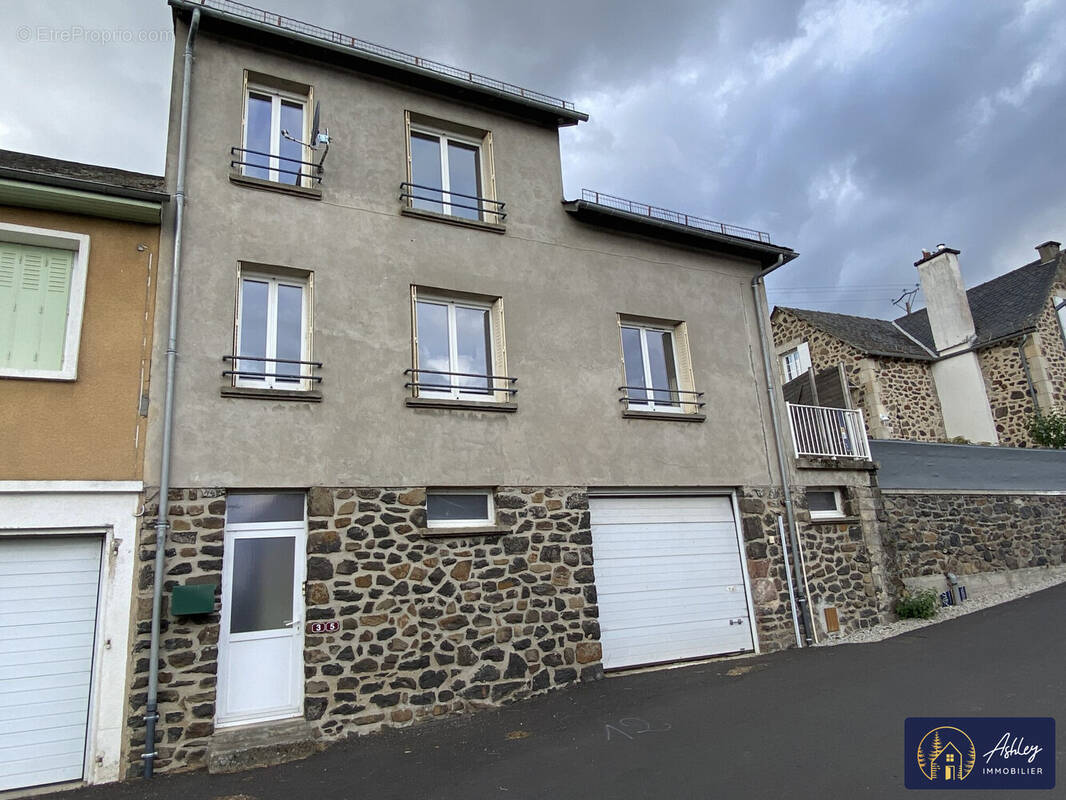 Maison 7 pièces LE MONTEIL - Maison à LE MONTEIL