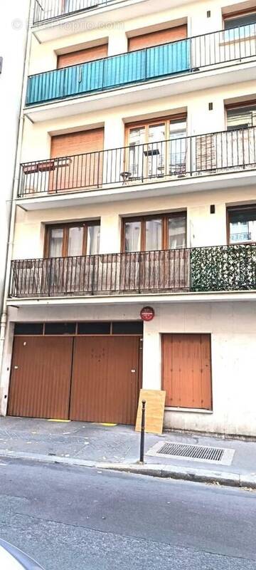 Parking à PARIS-15E