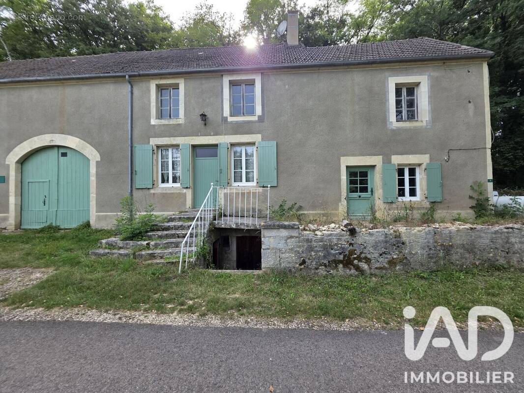 Photo 1 - Maison à CHEVROCHES