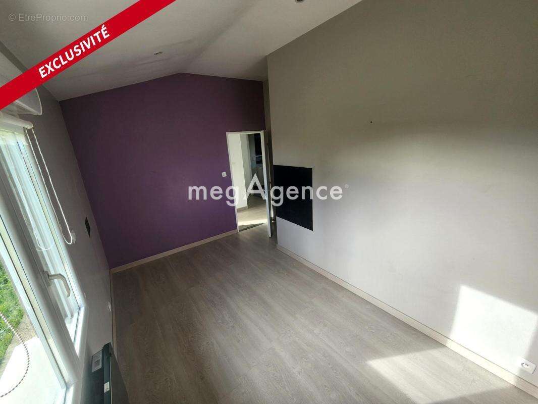 Maison à SAINT-CHRISTOLY-DE-BLAYE