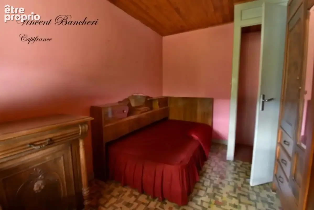 PERS-JUSSY, Maison des années 60 avec beau potentiel dans un environnement calme et champêtre - photo 6