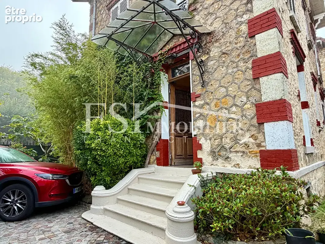Maison Saint Leu La Foret 7 pièces 142 m2 - centre-ville - photo 1