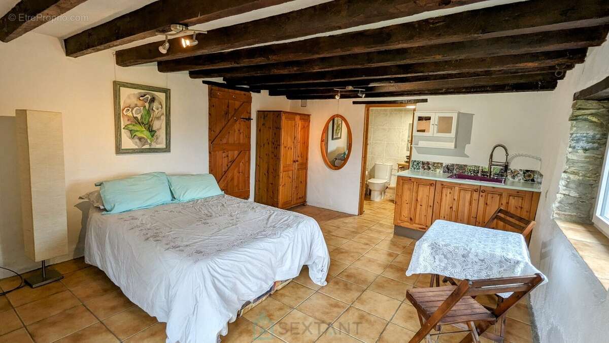 Maison à LA GACILLY