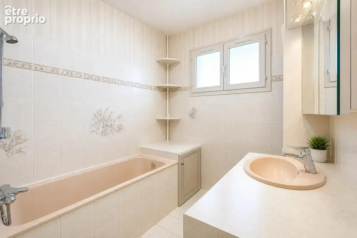 Maison de 5 pièces de 223 m² à Ligny-le-Ribault - photo 10