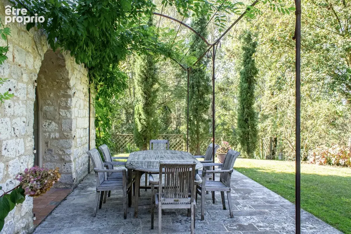 Superbe maison forte restaurée sur plus de 3 hectares - photo 13