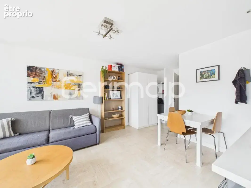 Vente - Appartement - 5 pièces + cuisine - 104,13 m² - 790 - photo 8
