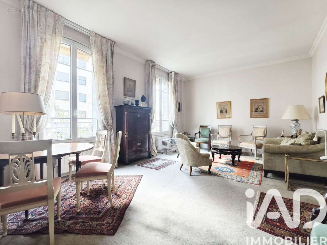 Photo 2 - Appartement à SURESNES