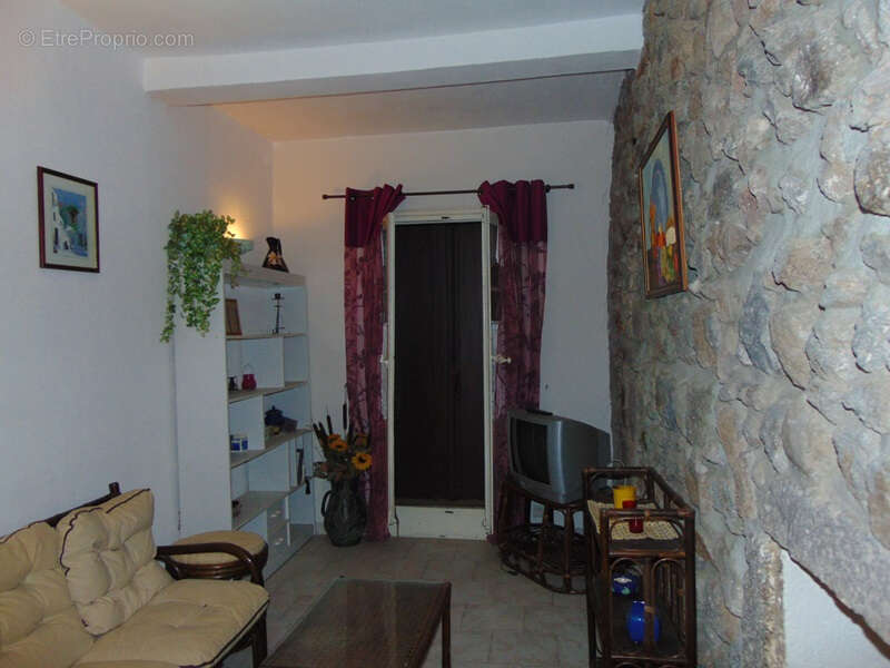 AGDE : maison de 4 pièces 66 m² environ - photo 2