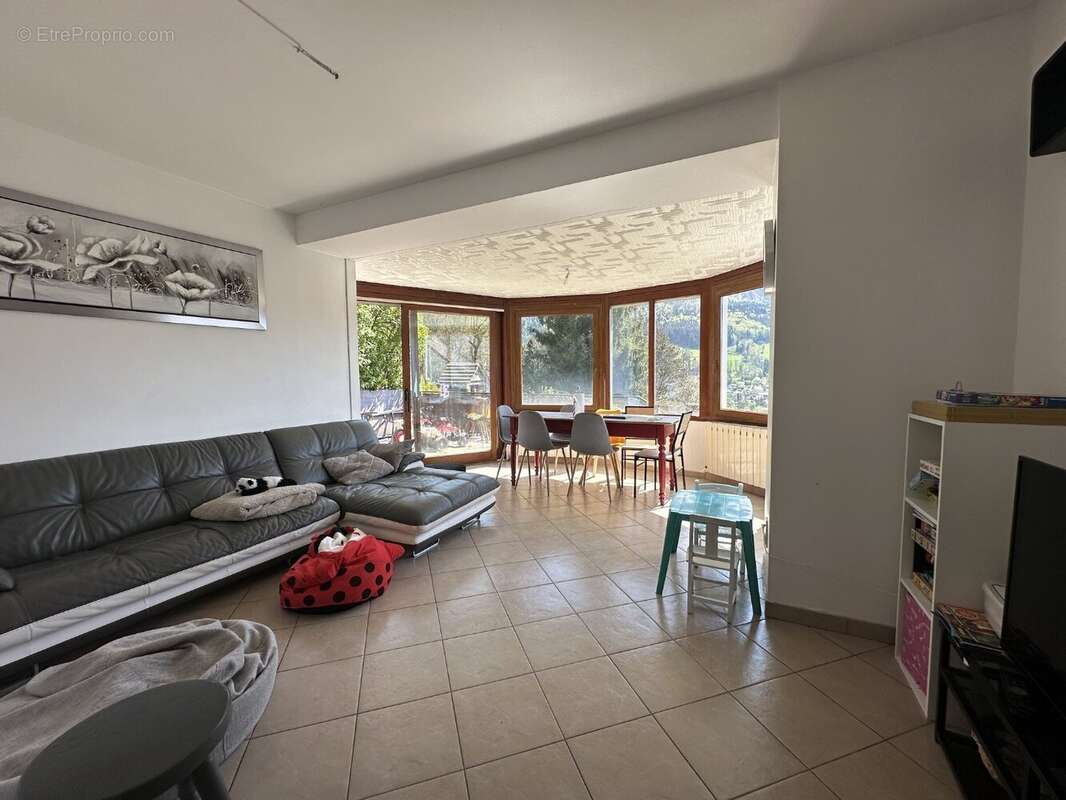 Maison à EVIRES