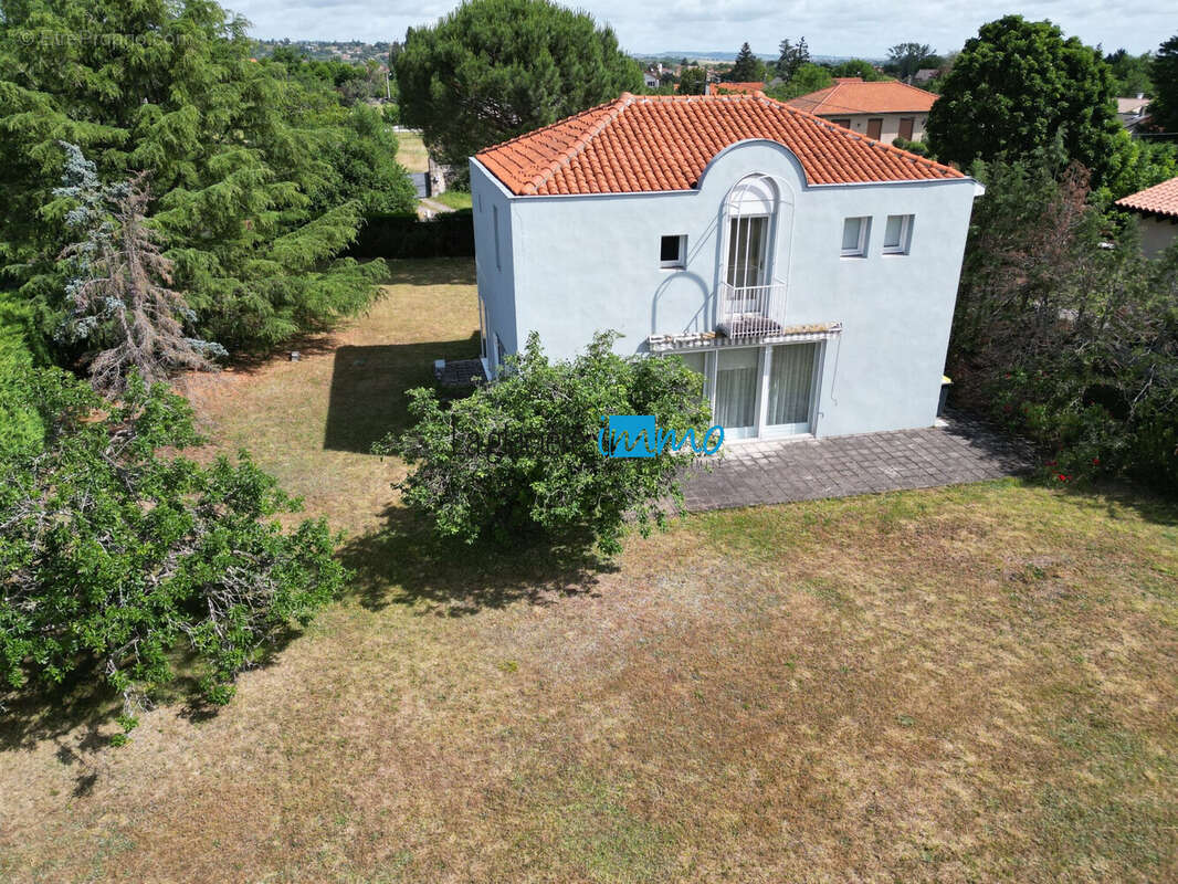 Maison à MOZAC